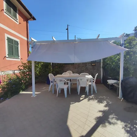 Al Mare Nel Verde A Moneglia Apartamento *